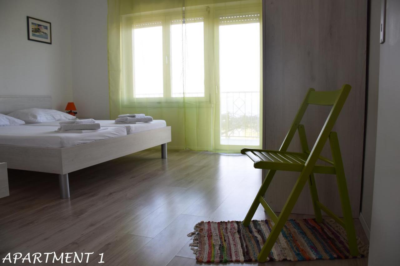 Apartments Luka Trogir Exteriör bild