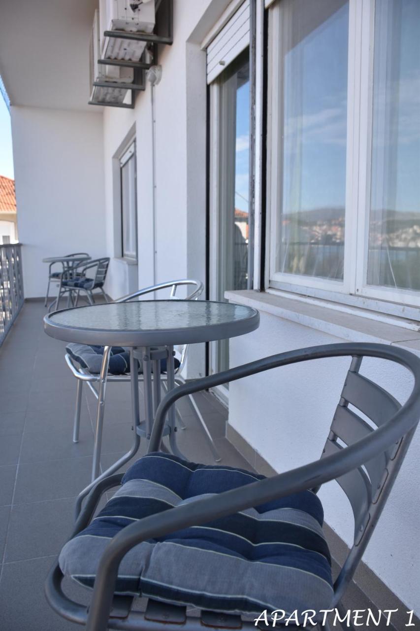 Apartments Luka Trogir Exteriör bild