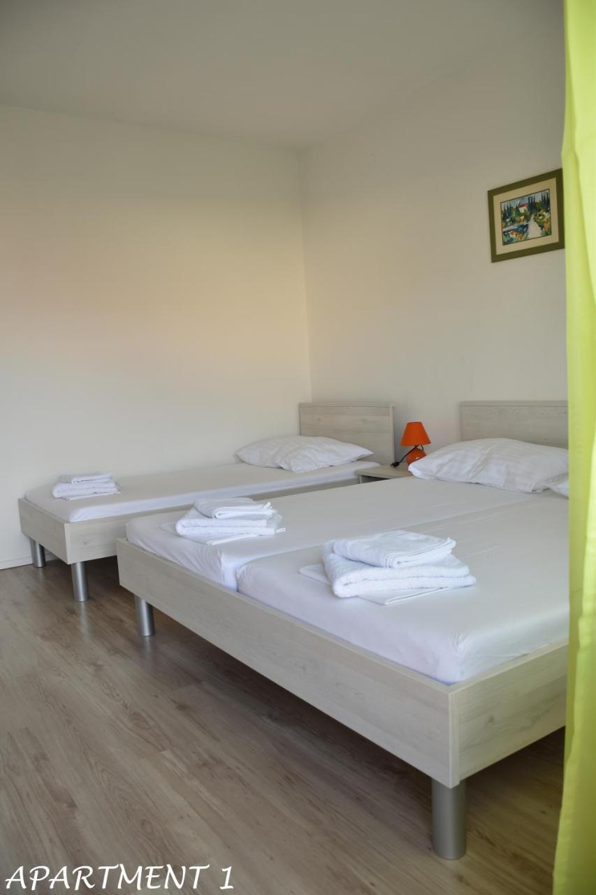 Apartments Luka Trogir Exteriör bild