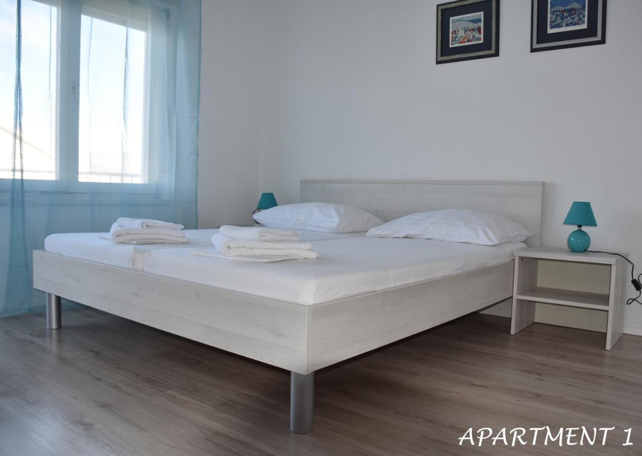 Apartments Luka Trogir Exteriör bild