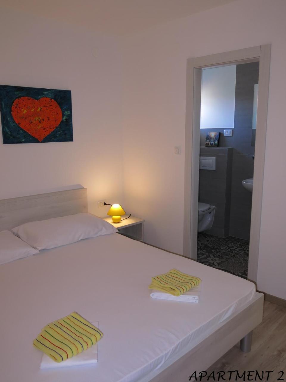 Apartments Luka Trogir Exteriör bild