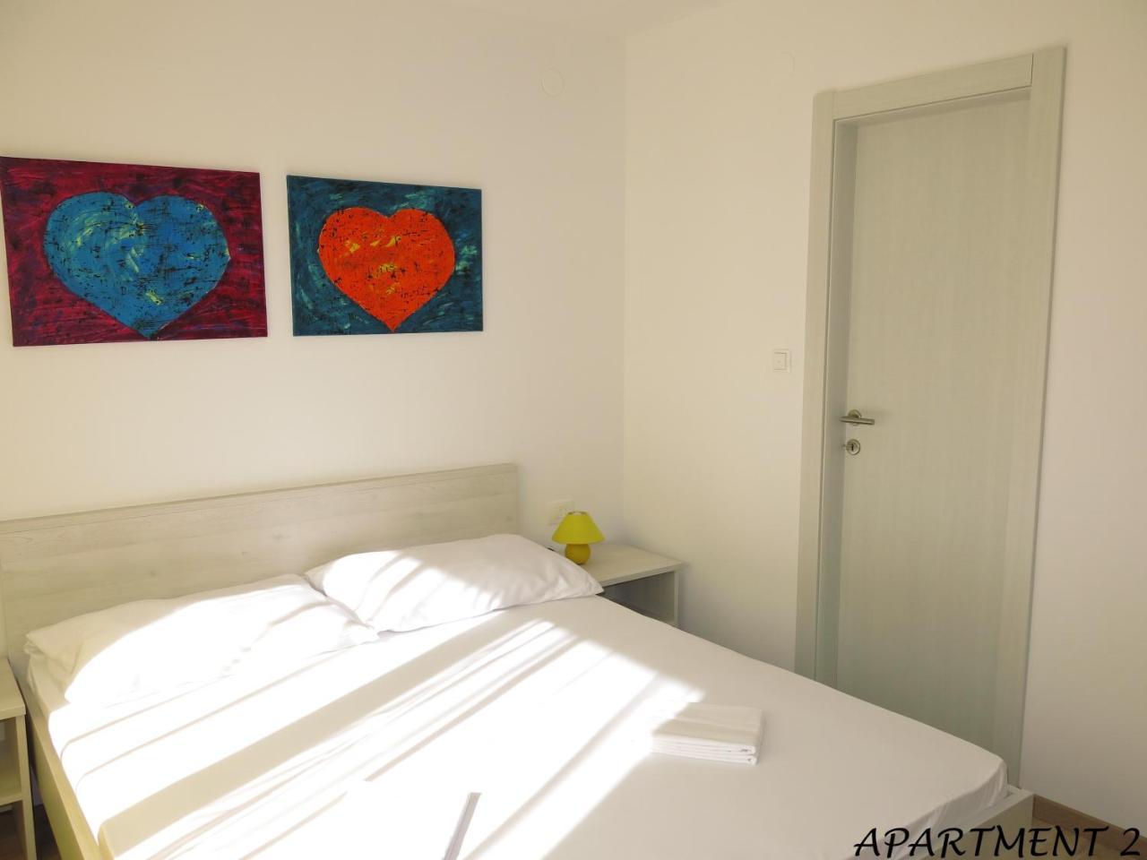 Apartments Luka Trogir Exteriör bild
